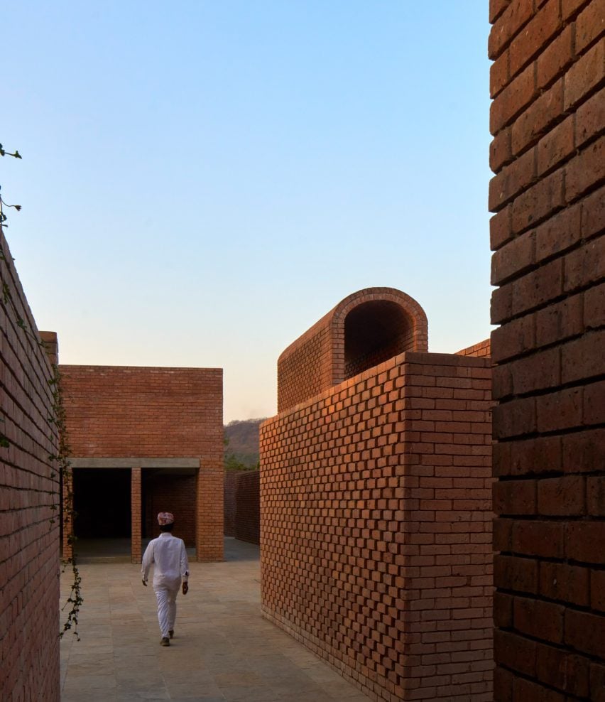 Community clubhouse in India by Studio VDGA